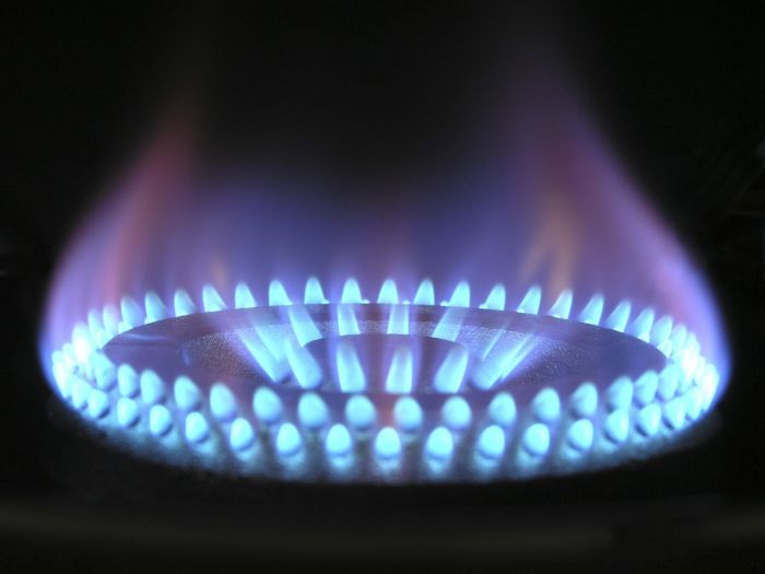 Bollette, si profila una nuova stangata: rincari del 10% per il gas