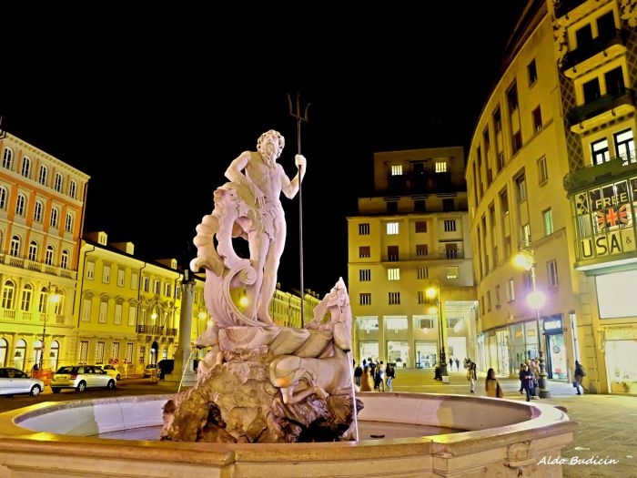 Trieste illumina la Fontana del Nettuno per la Giornata Nazionale sull'Endometriosi
