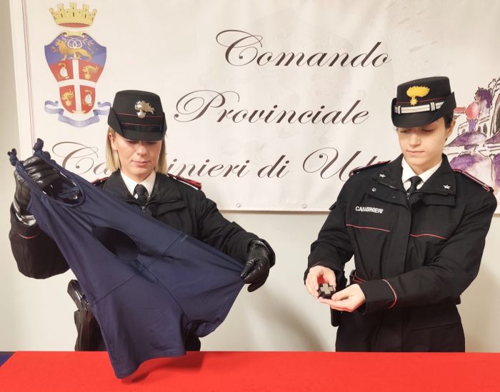 Paga solo il pane e tenta di uscire con 6 bottiglie nascoste provando fuga: arrestato imbriaghela 