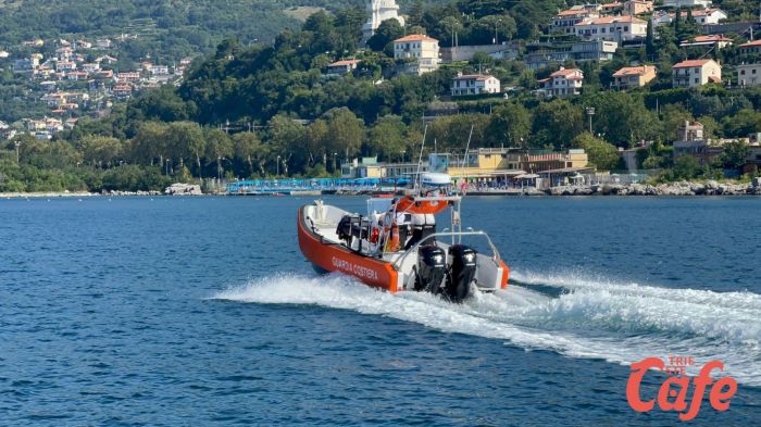 Triestino 60enne in evidente stato di alterazione psichica soccorso dalla Guardia Costiera e condotto all'ospedale