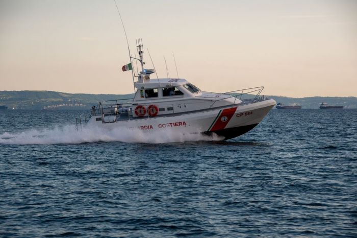 Controlli serrati della Guardia Costiera: fermate quattro navi straniere, anche a Trieste 