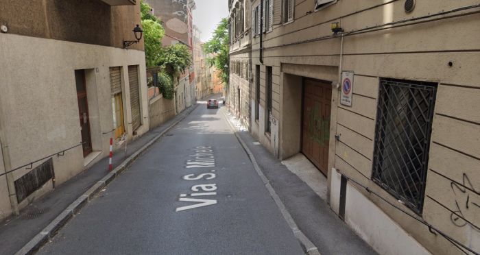 Via San Michele, palla caduta da giardino causa danno: polemica social  sul risarcimento