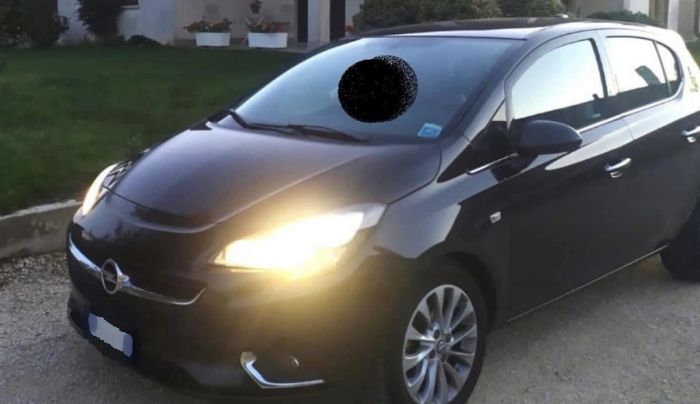 Appello per il furto di un’auto a Trieste: rubata Opel Corsa nera in zona San Giacomo