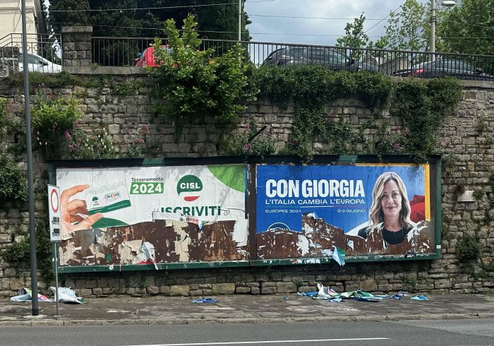Strappati i manifesti di Fratelli d’Italia a Trieste (FOTO)