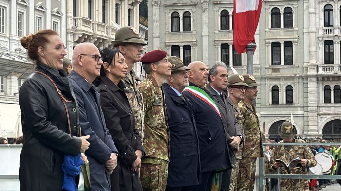 Trieste conclude la Settimana del Cappello Alpino con una cerimonia solenne in piazza Unità