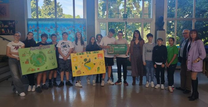 La scuola ‘Caprin’ premiata da Hera: 2.500 euro per innovazione e digitalizzazione