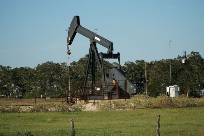 Prezzo del petrolio sopra i 90 dollari al barile