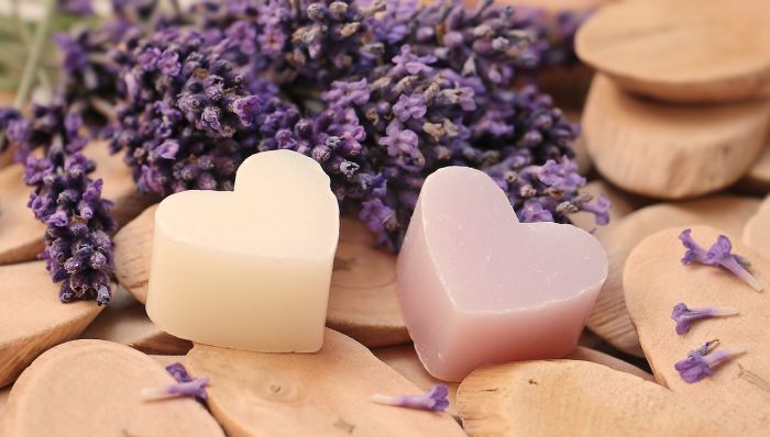 San Valentino: festeggiano 6 su 10, spesa media 85 euro 