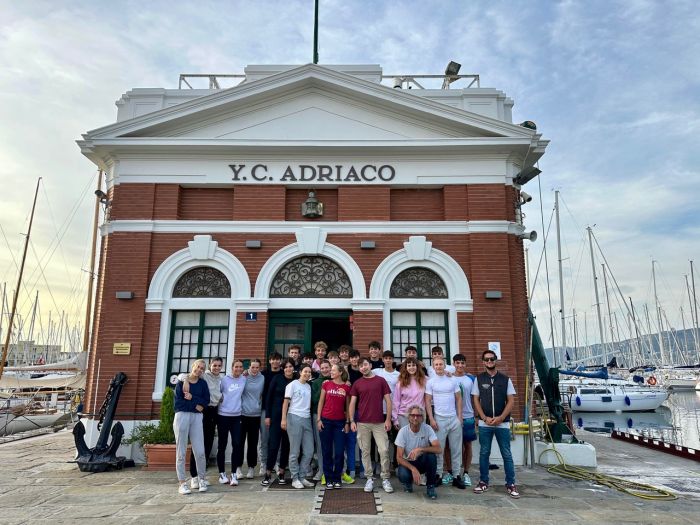 Liceo Oberdan in una giornata formativa a vela per  promuovere i valori dello sport e della navigazione