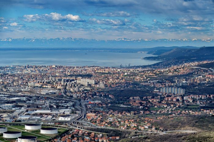 Mercato immobiliare Tecnocasa, "netto miglioramento" a Servola dopo la chiusura della Ferriera
