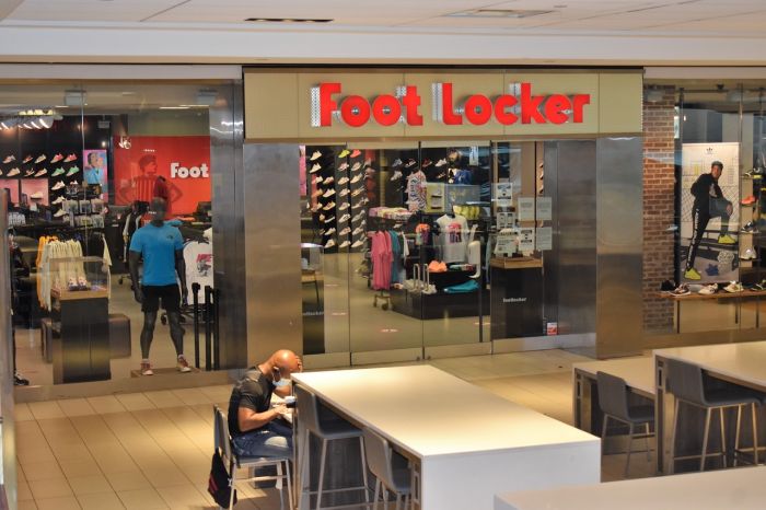 Wall Street: Foot Locker (-34%) ai minimi dal 2010 con taglio guidance