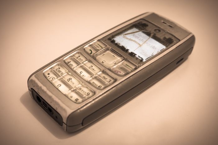 Nokia, crolla l'utile del trimestre, annuncia 14mila tagli