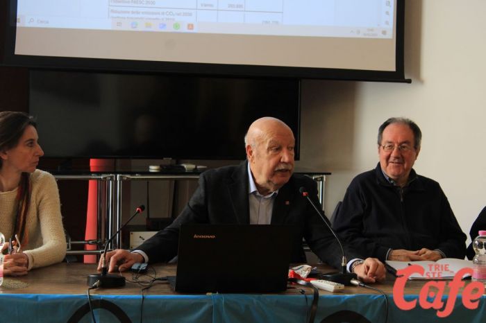 «Noi abbiamo la forza della ragione»:  Comitato No Ovovia torna in aula per seguire lavori in Consiglio comunale