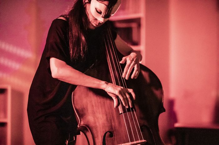 Caterina Palazzi presenta Zaleska: un progetto audiovisivo in solo ispirato a Dracula
