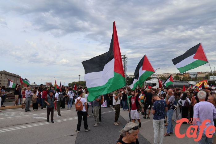 Sabato Trieste si illumina per il popolo palestinese: “Non dimenticare un solo nome” a San Giusto