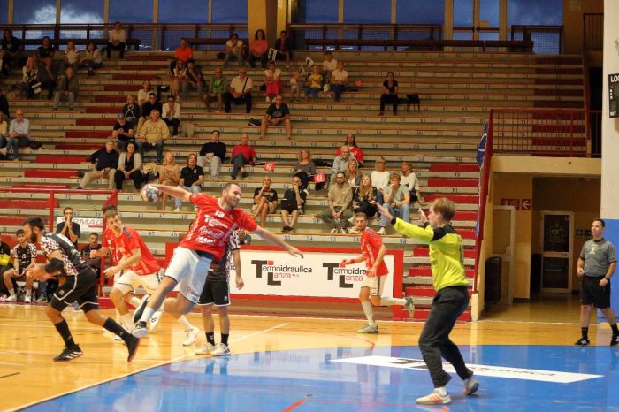 Pallamano Trieste: prima vittoria in campionato