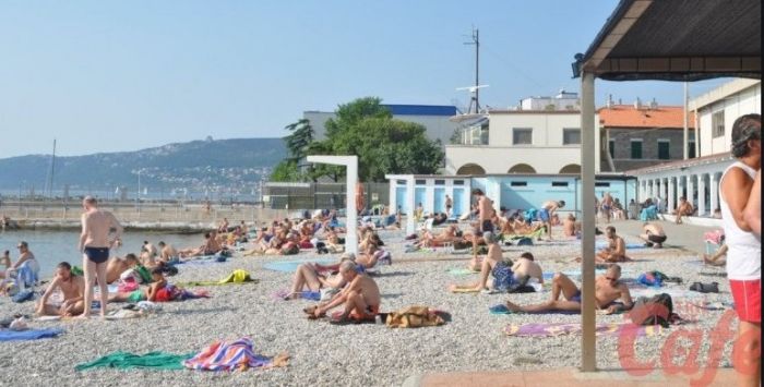 “Schiamazzi al Pedocin, impossibile rilassarsi”: protesta di un triestino contro un gruppo di over 80
