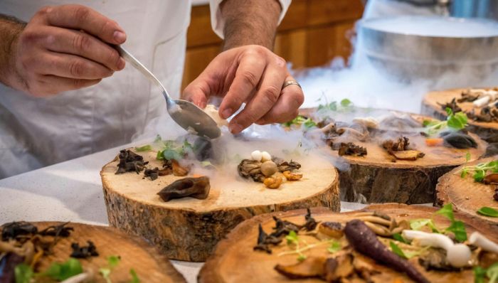 In viaggio, consigli utili per un'esperienza gastronomica sicura e gustosa