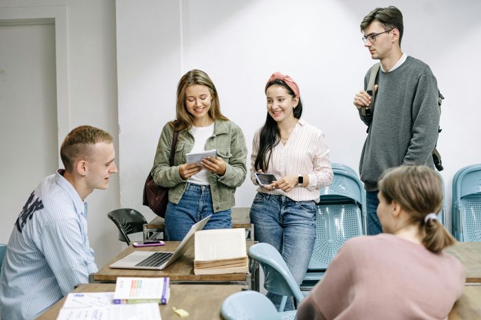 "Studenti senza confini": al via il progetto per il dialogo tra giovani e mondo del lavoro