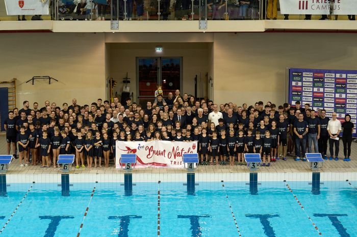 Buon Natale Trieste: tuffi, sport e solidarietà alla piscina Bruno Bianchi