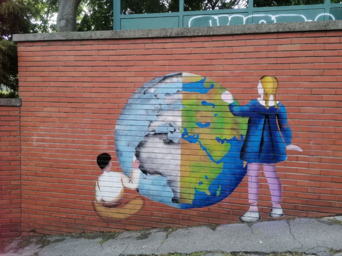 Casa dei bambini Montessori "San Giusto", inaugurato dipinto murale: era stato vandalizzato in precedenza 