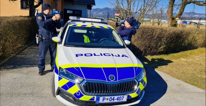 Paura sull’autostrada della Stiria: si ribalta una cisterna, coinvolti più veicoli e traffico paralizzato
