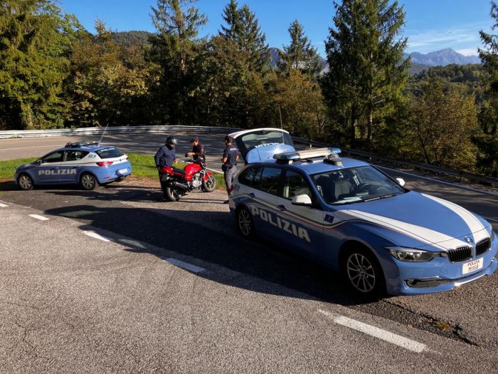 Controlli Polstrada, alcuni automobilisti si sono fermati spontaneamente per formulare apprezzamento