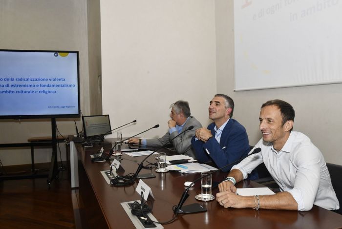 Violenza donne: Roberti, retaggio culturale da combattere con forza