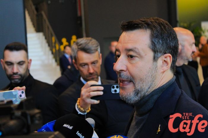 Migranti: Salvini, 'Lavoriamo al permesso di soggiorni a punti'
