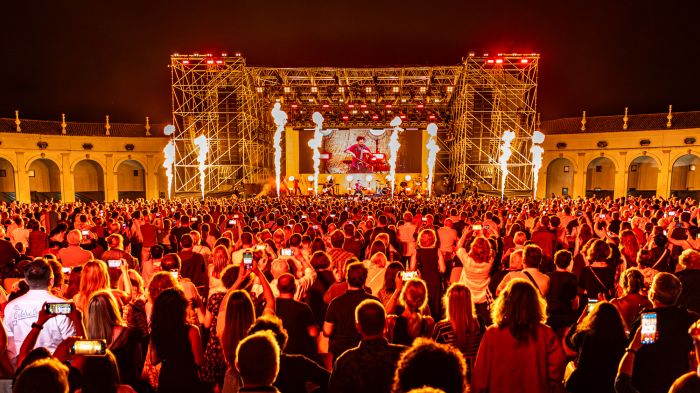 Concerto HAUSER @ Villa Manin, 4.000 persone in delirio per lo show della rockstar mondiale del violoncello