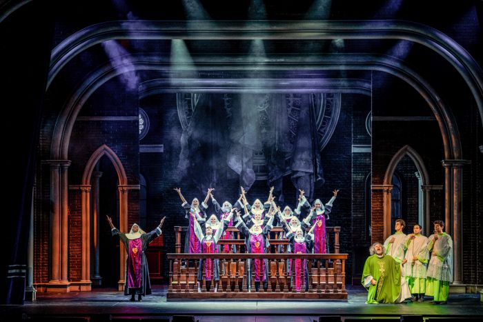 Fine d’anno al Rossetti con la travolgente energia di “Sister Act il Musical” 