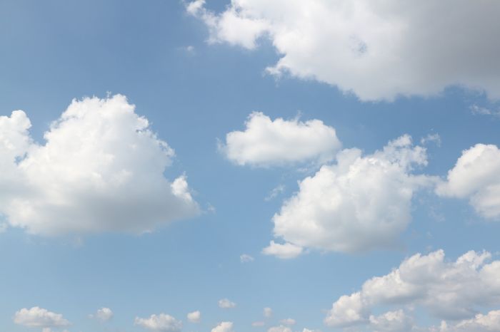 Il meteo di venerdì 13 dicembre, cielo sereno e borino