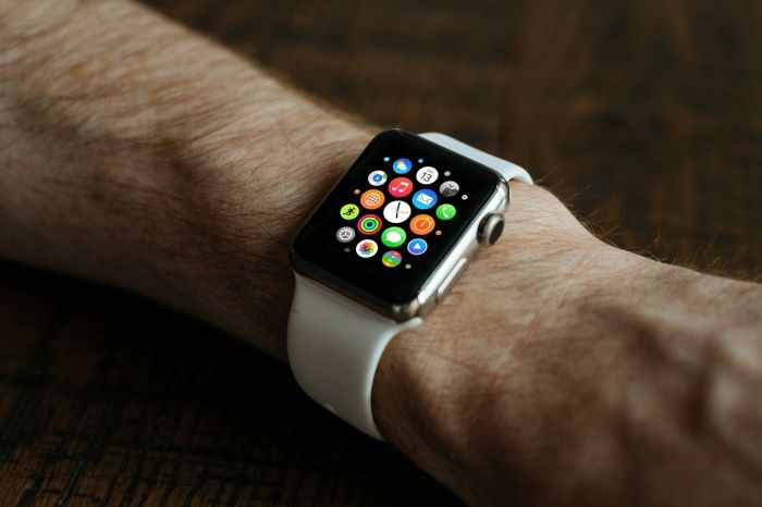 Usa: scatta stop vendita alcuni Apple Watch, "brevetti violati" 