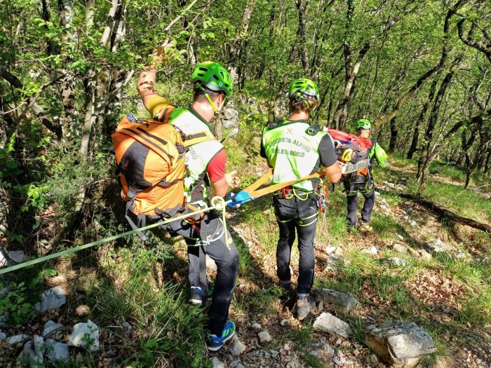 Soccorso notturno a 3.000 metri: Due escursionisti bloccati su cima Presena