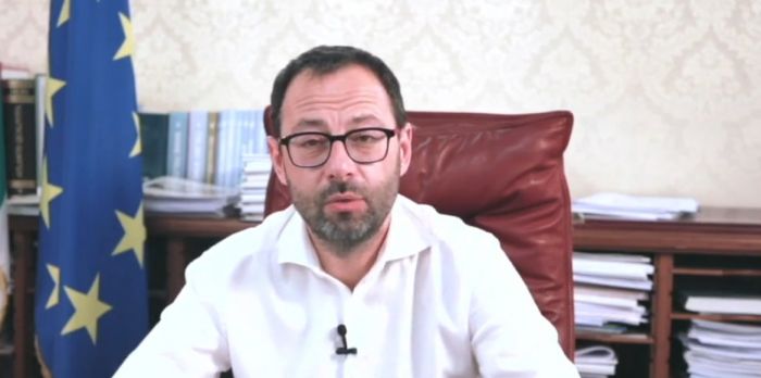 Salario minimo e contratti stabili: «dignità del lavoro», la linea di Patuanelli contro la precarietà (VIDEO)