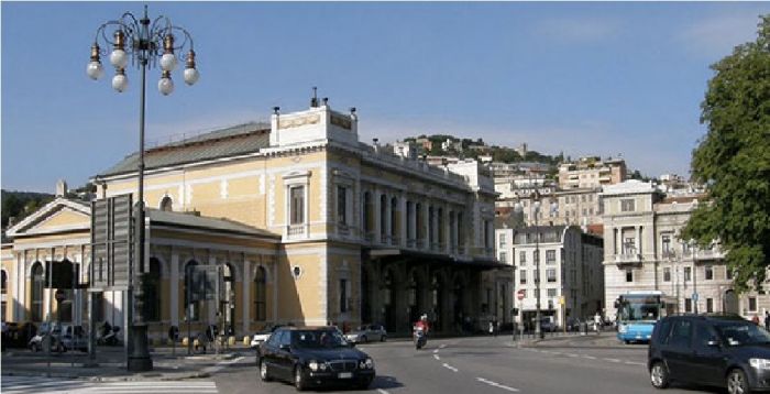 Ruba un prezioso geolocalizzatore da un bus di linea al Silos, la brillante polizia locale trova il colpevole! 