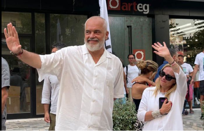 Giorgia Meloni in vacanza in Albania, premier Rama "E' stato un onore" 