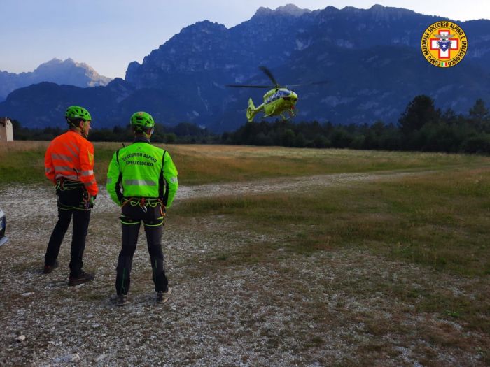 Scivola in una scarpata sul Monte Lussari procurandosi vari traumi