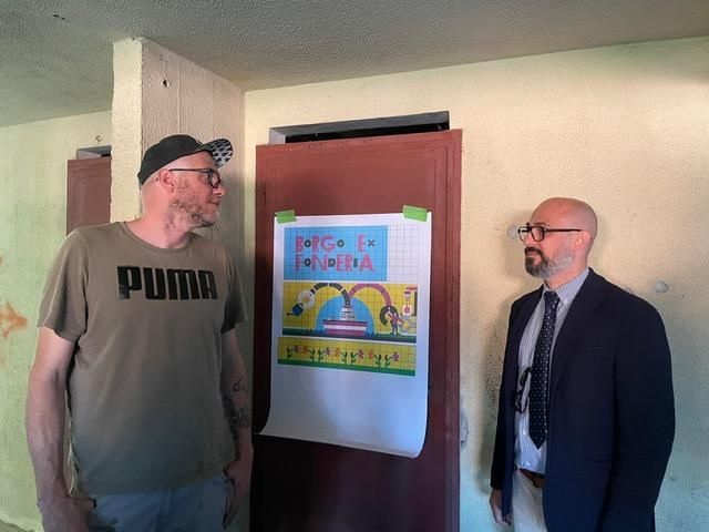 Murales partecipato a Muggia. Il presidente di Ater Mosetti incontra gli studenti/artisti 
