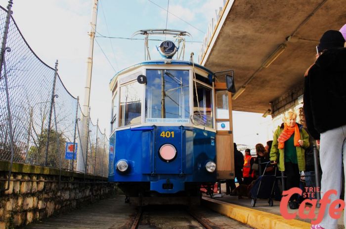 Guasto al tram di Opicina, servizio ridotto: in strada solo due carrozze su tre
