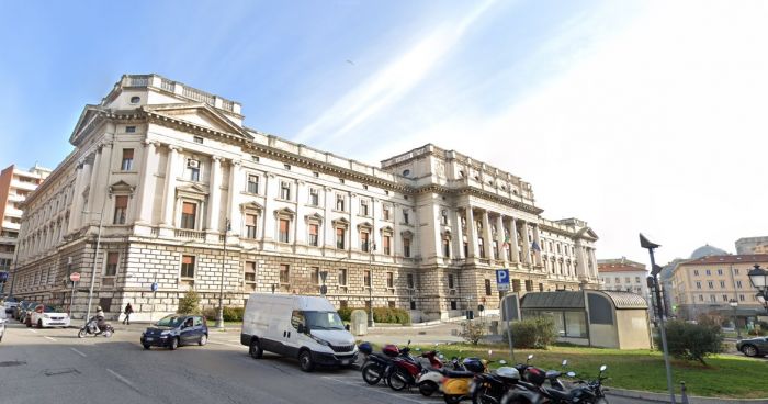 Cassazione ribalta sentenza Corte d'Appello Trieste: "Proprietari case occupate debbano essere sempre risarciti"