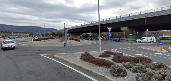 Una triestina: 'Domenica calda e "patenti a punti... della Mulino Bianco"? Caos alla rotatoria di via Flavia'