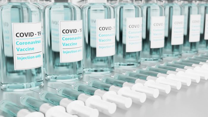 Covid: AstraZeneca ammette, vaccino può causare sindrome da trombosi