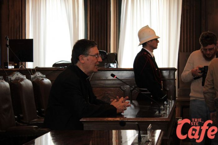 Il Vescovo di Trieste Enrico Trevisi si esprime in merito al settore industriale triestino
