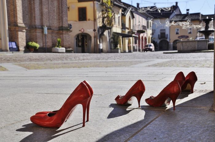 Giornata internazionale  contro  la violenza sulle donne, chiama il 1522 se sei vittima di violenza 