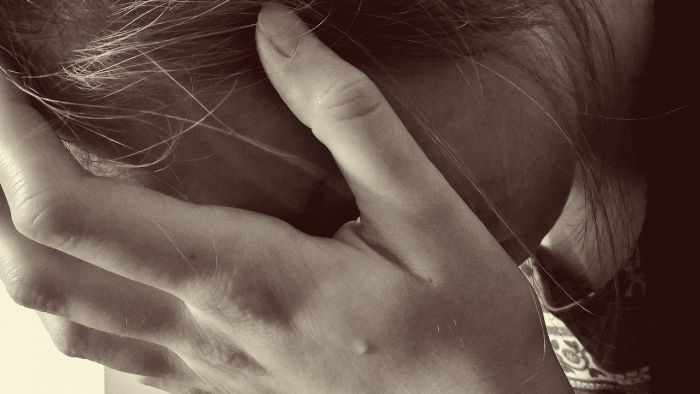 Violenza donne, vittima: "No al minuto di silenzio, non sono d'accordo e mia figlia non parteciperà. Ora agire"
