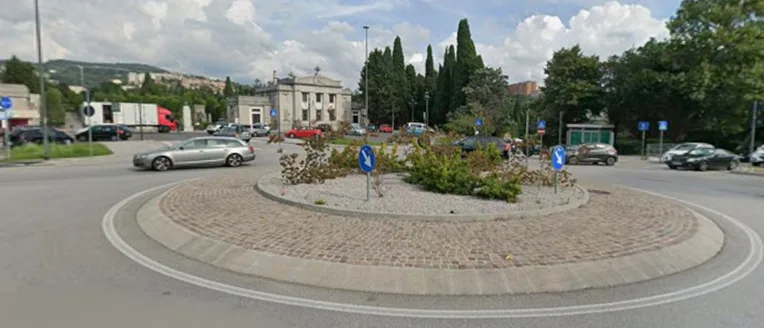 Investito in via dell’Istria, la famiglia «Abbiamo saputo del ricovero solo dopo cinque ore»