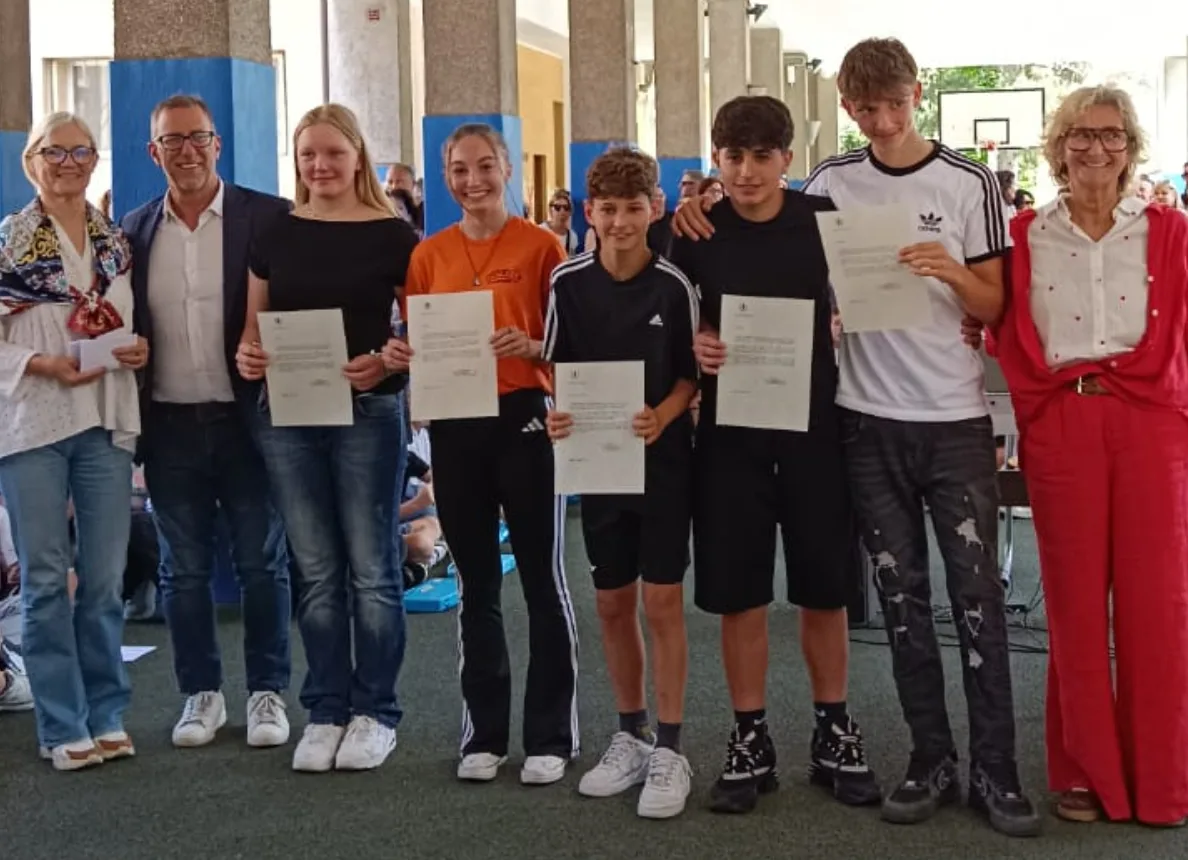 Muggia premia gli studenti migliori: consegnate le borse di studio dedicate a Giovanni Lucio