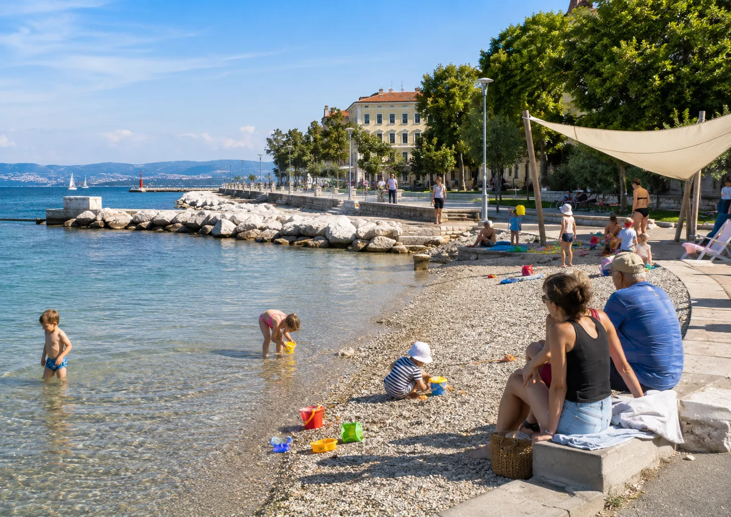 Barcola, arriva la proposta della “baby beach”: uno spazio sul mare tutto per i bambini