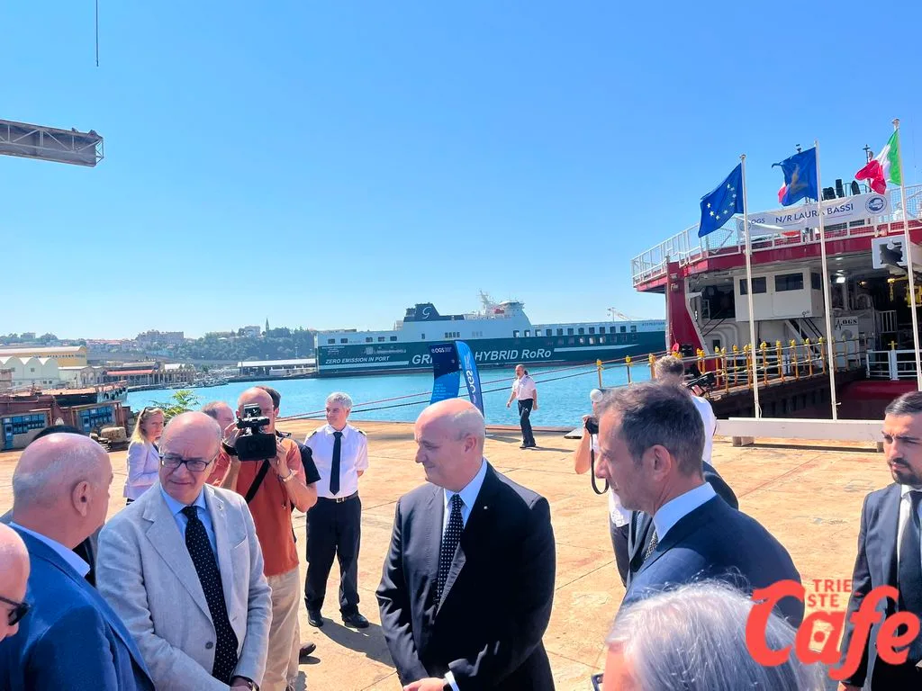 Ministro Valditara a Trieste: "L'Italia sta vincendo la sfida contro la dispersione scolastica" (VIDEO)